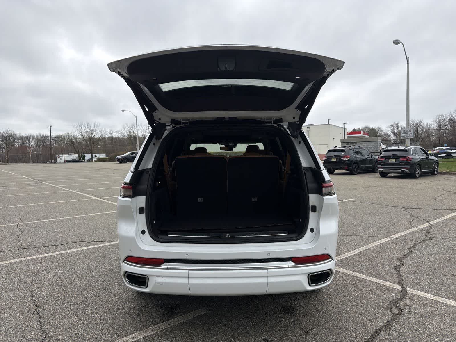 Thumbnail: 2022 Jeep Grand Cherokee - 27