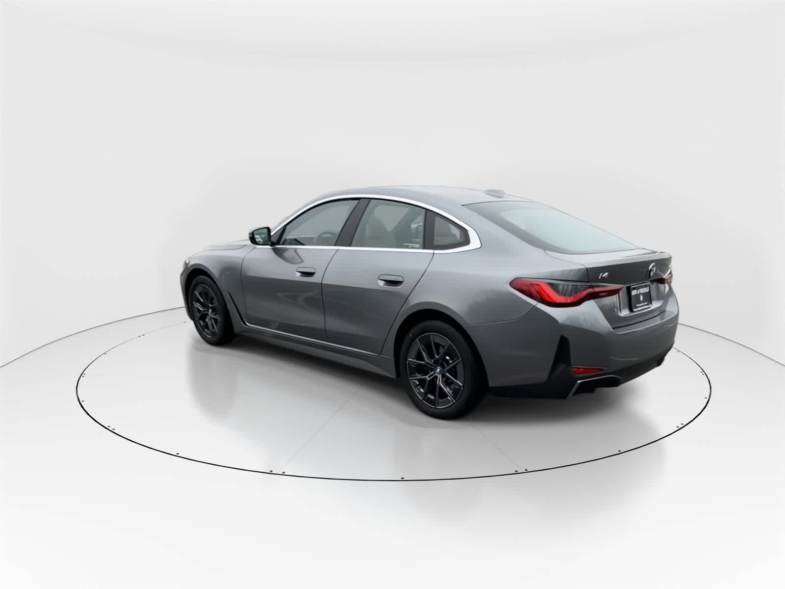 Thumbnail: 2023 BMW i4 - 6