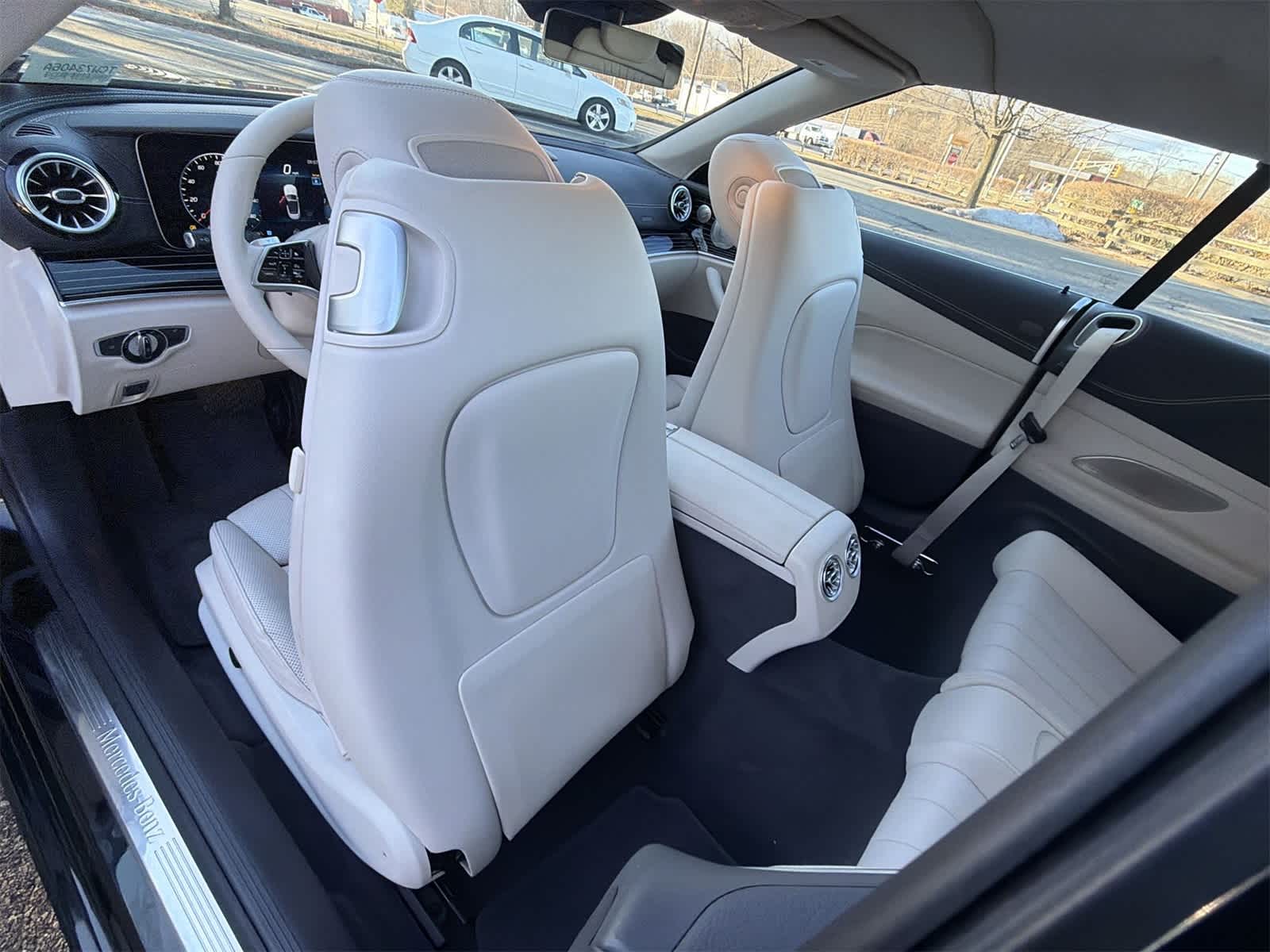 Thumbnail: 2023 Mercedes-Benz E-Class - 20