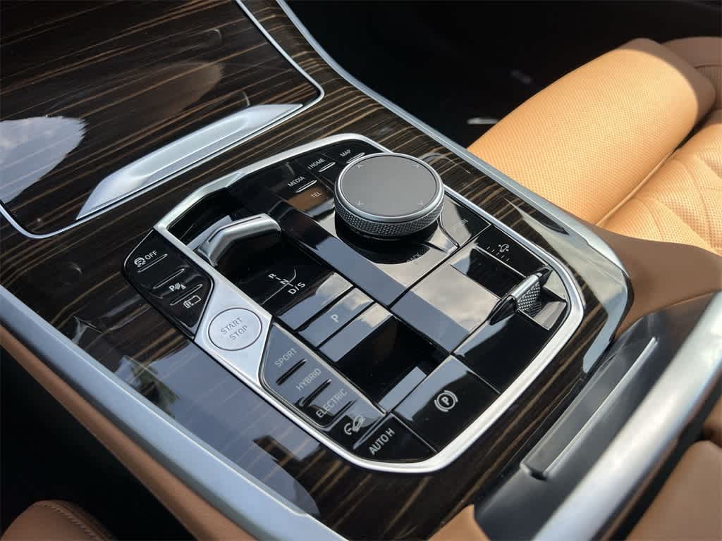 Thumbnail: 2025 BMW X5 - 25