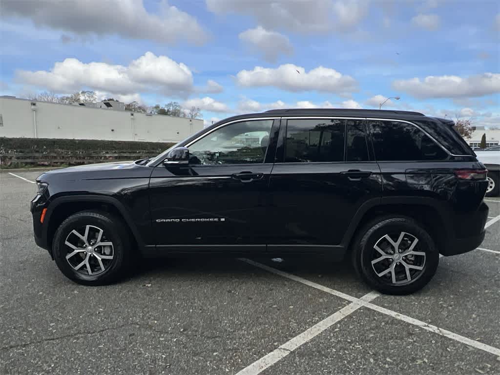 Thumbnail: 2024 Jeep Grand Cherokee - 11