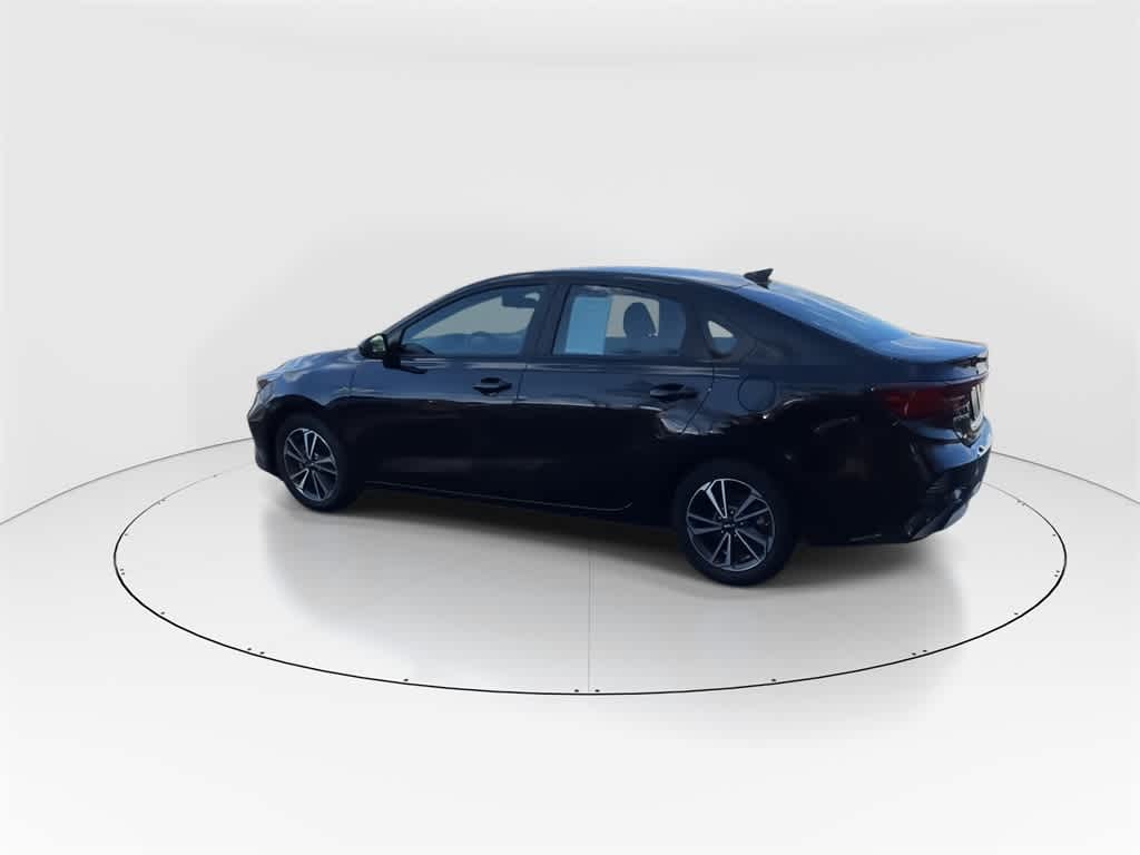 Thumbnail: 2023 Kia Forte - 7
