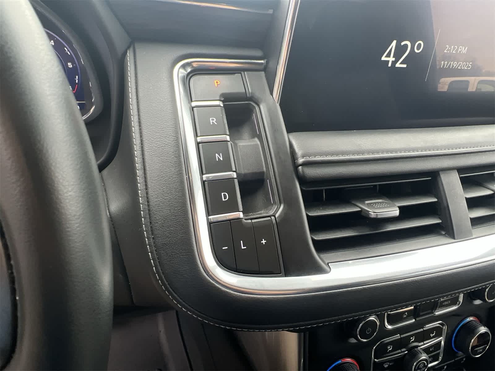 Thumbnail: 2023 Chevrolet Tahoe - 25