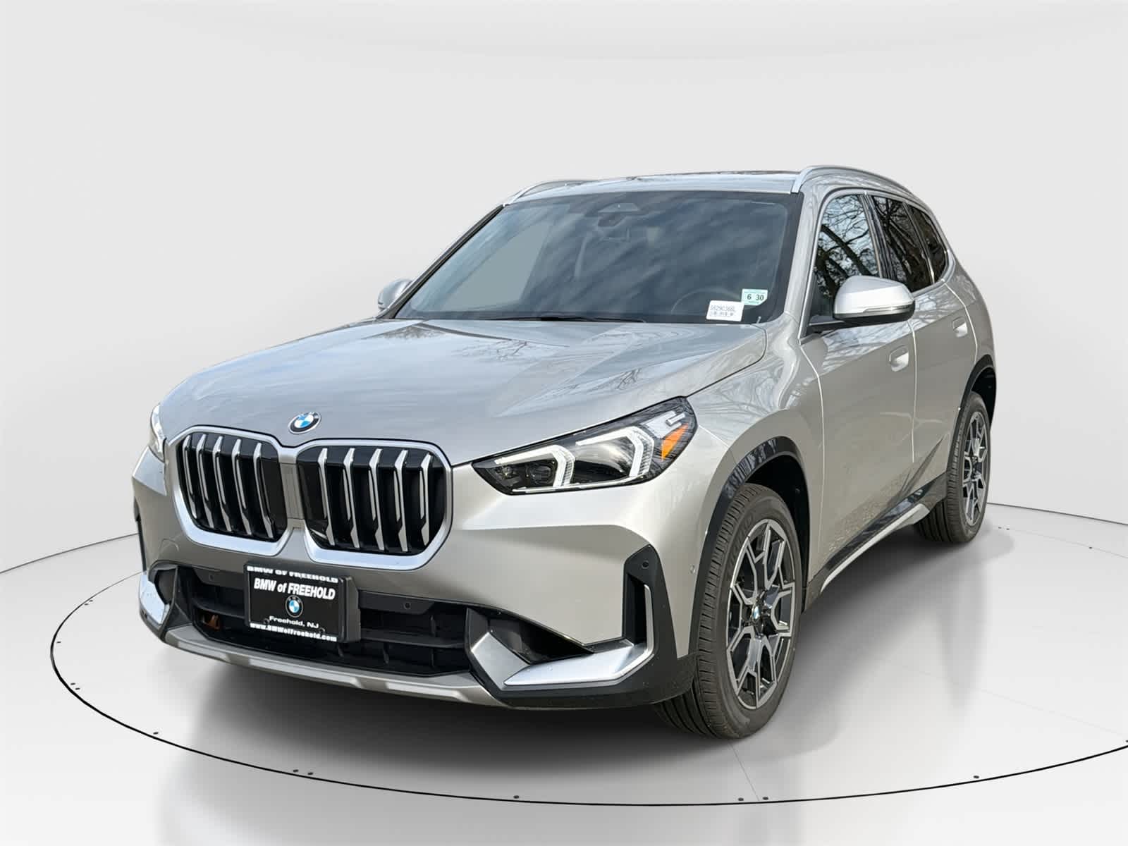 2025 BMW X1 28i's photo
