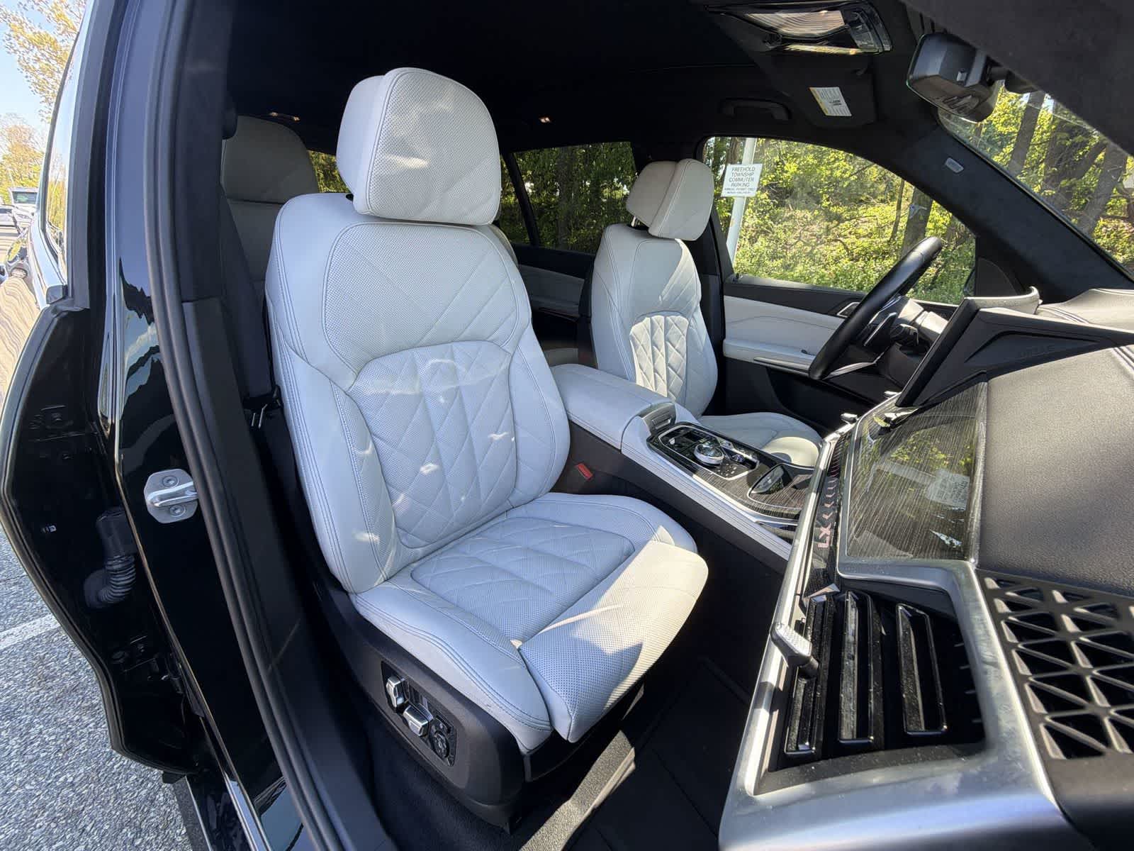 Thumbnail: 2023 BMW X7 - 22