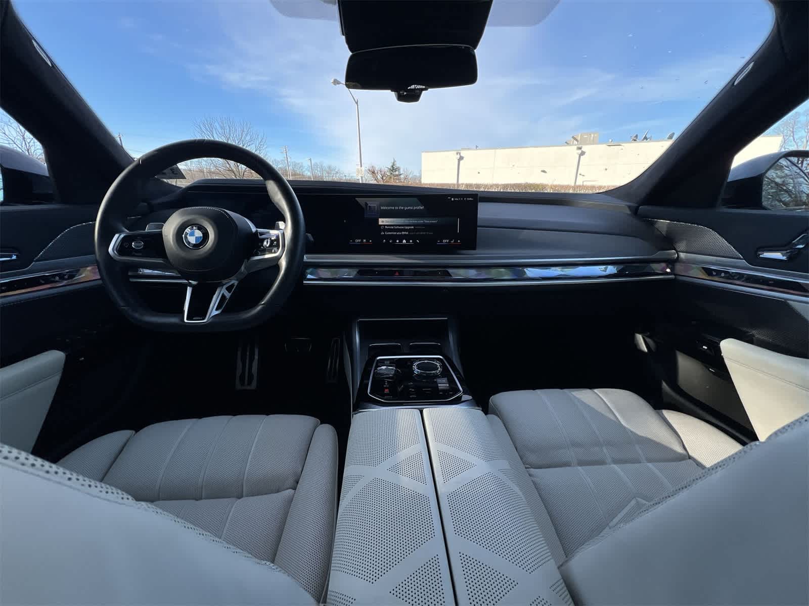 Thumbnail: 2023 BMW 7 Series - 18