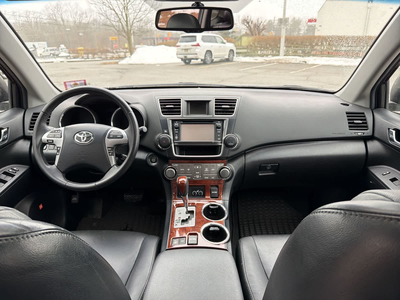 Thumbnail: 2013 Toyota Highlander - 18