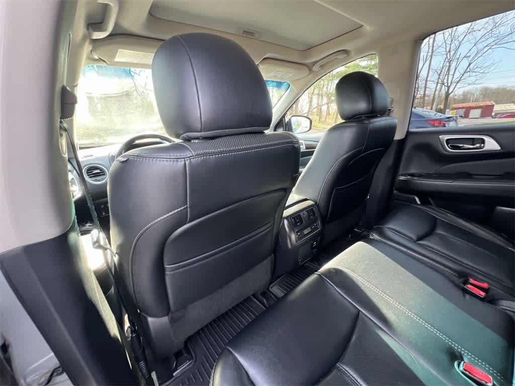Thumbnail: 2015 Nissan Pathfinder - 20
