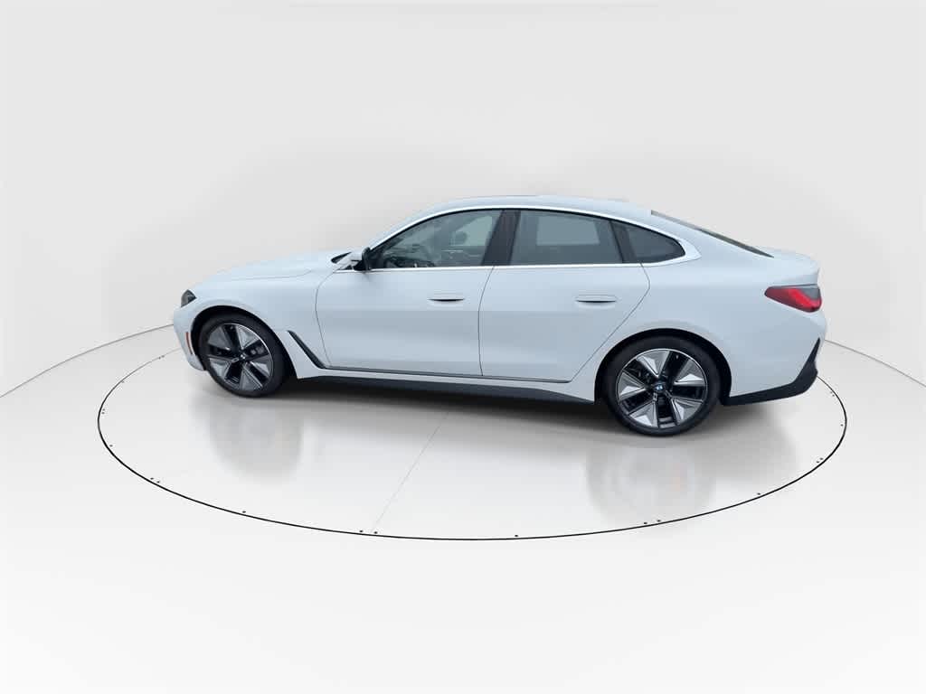 Thumbnail: 2025 BMW i4 - 8