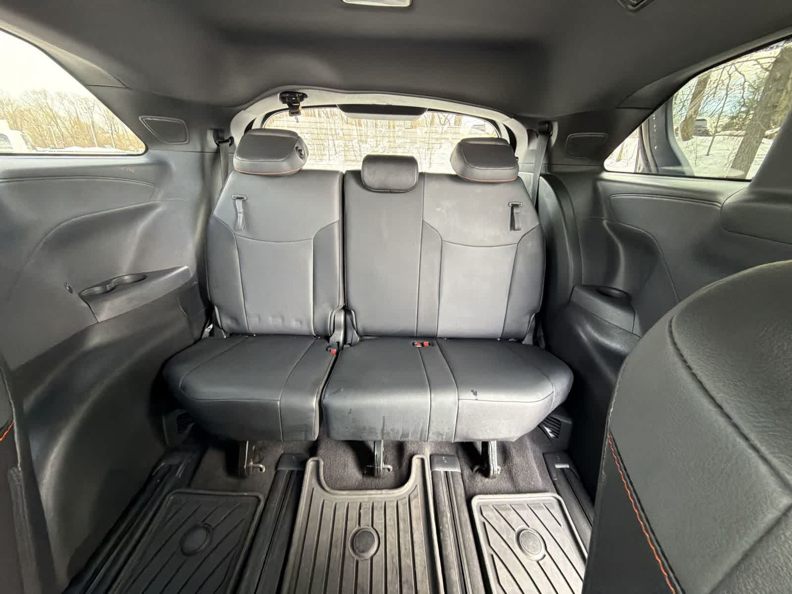 Thumbnail: 2021 Toyota Sienna - 30