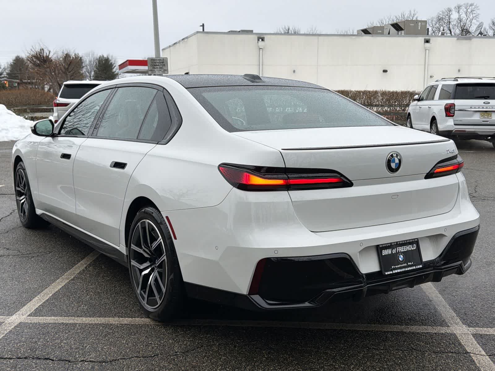 Thumbnail: 2023 BMW 7 Series - 12