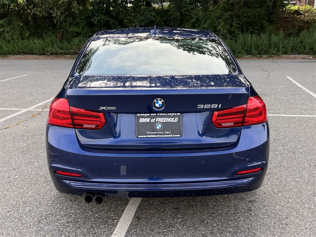 Thumbnail: 2016 BMW 3 Series - 13