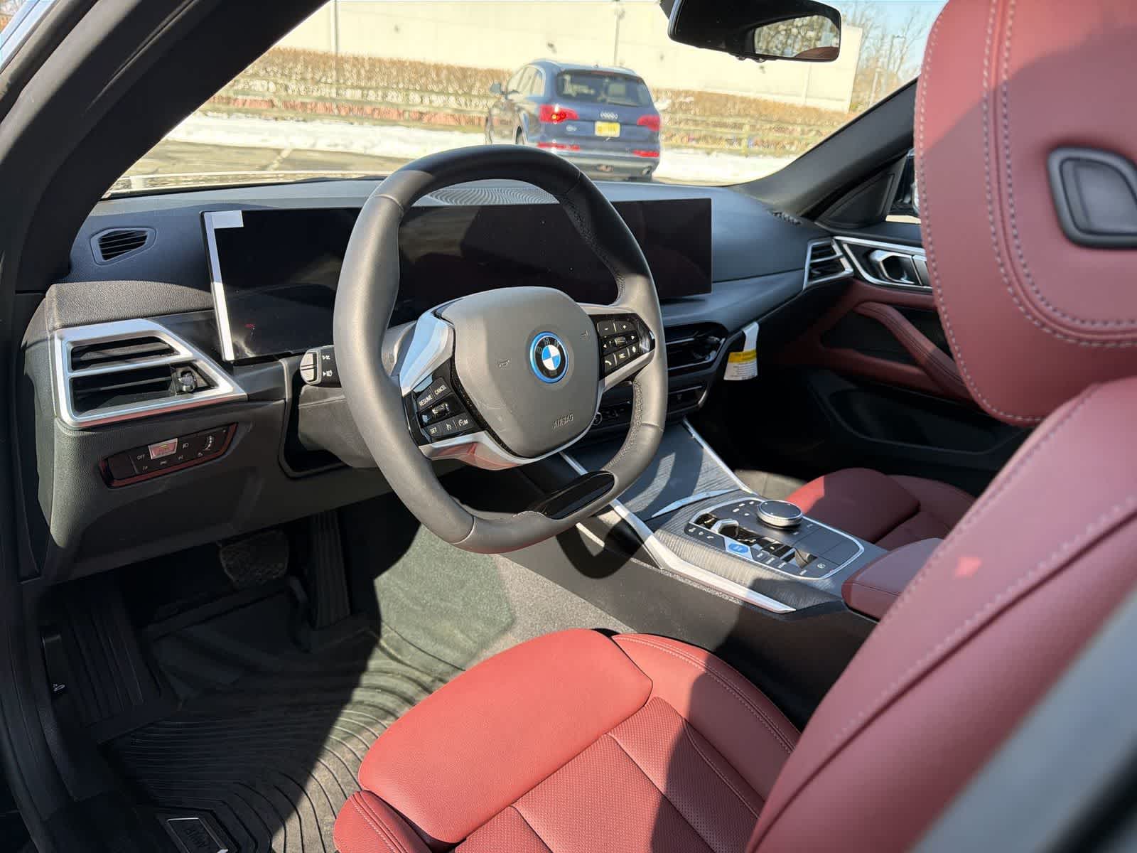 Thumbnail: 2025 BMW i4 - 10
