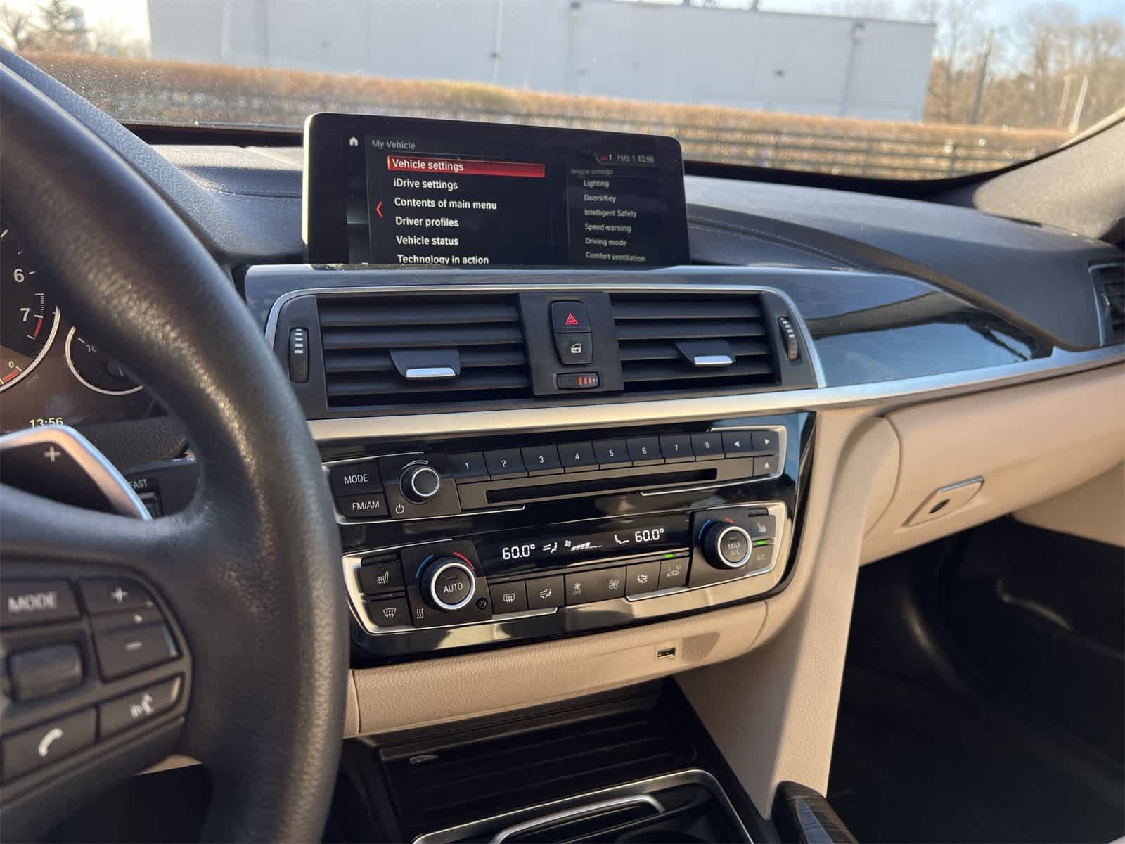 Thumbnail: 2018 BMW 3 Series - 24