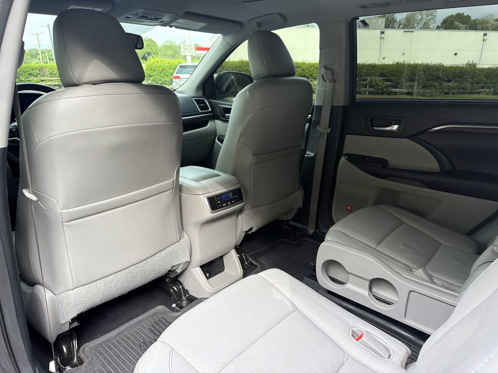 Thumbnail: 2014 Toyota Highlander - 19