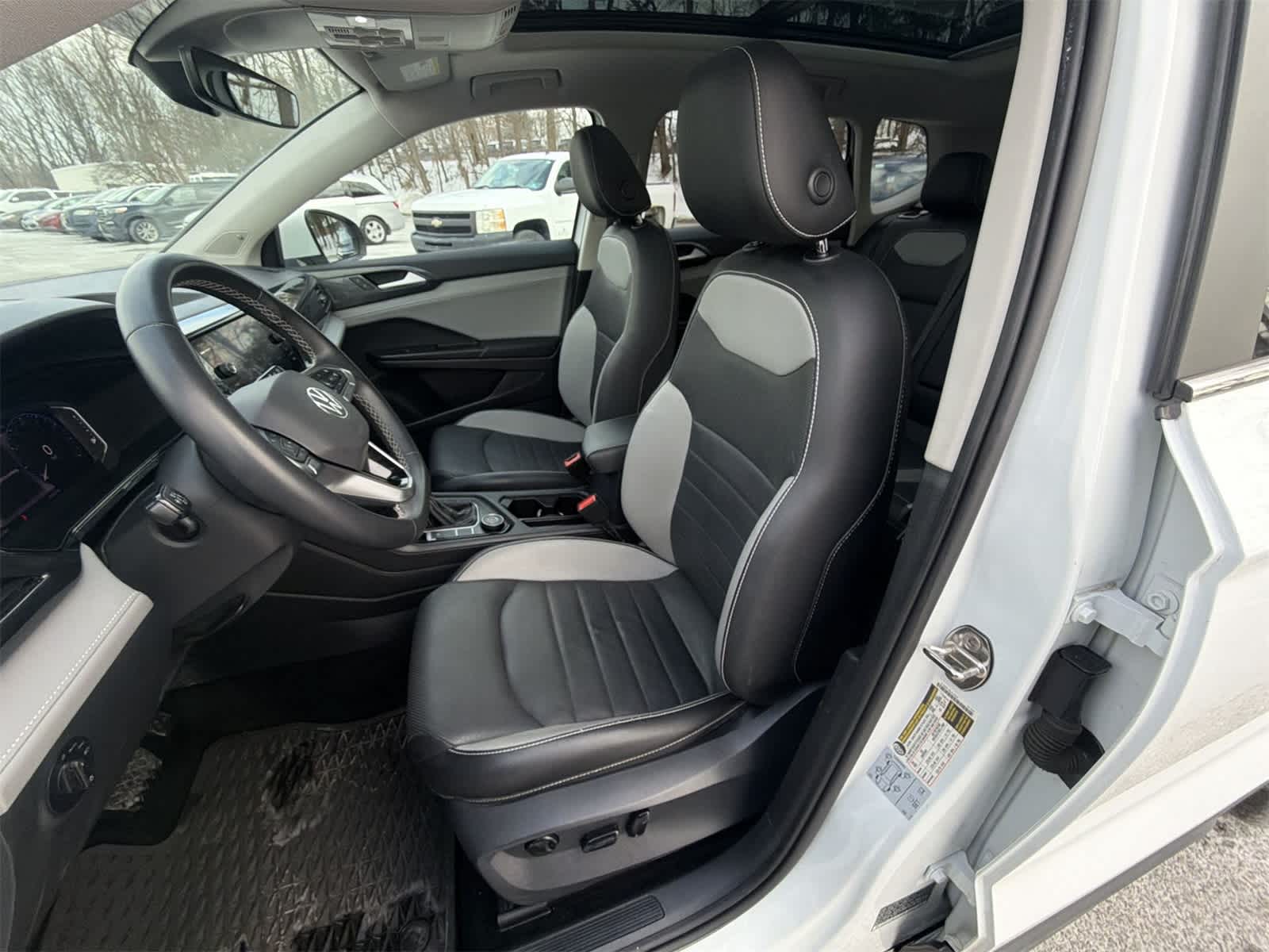 Thumbnail: 2022 Volkswagen Taos - 19