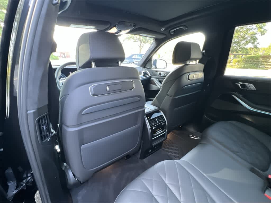 Thumbnail: 2023 BMW X7 - 20