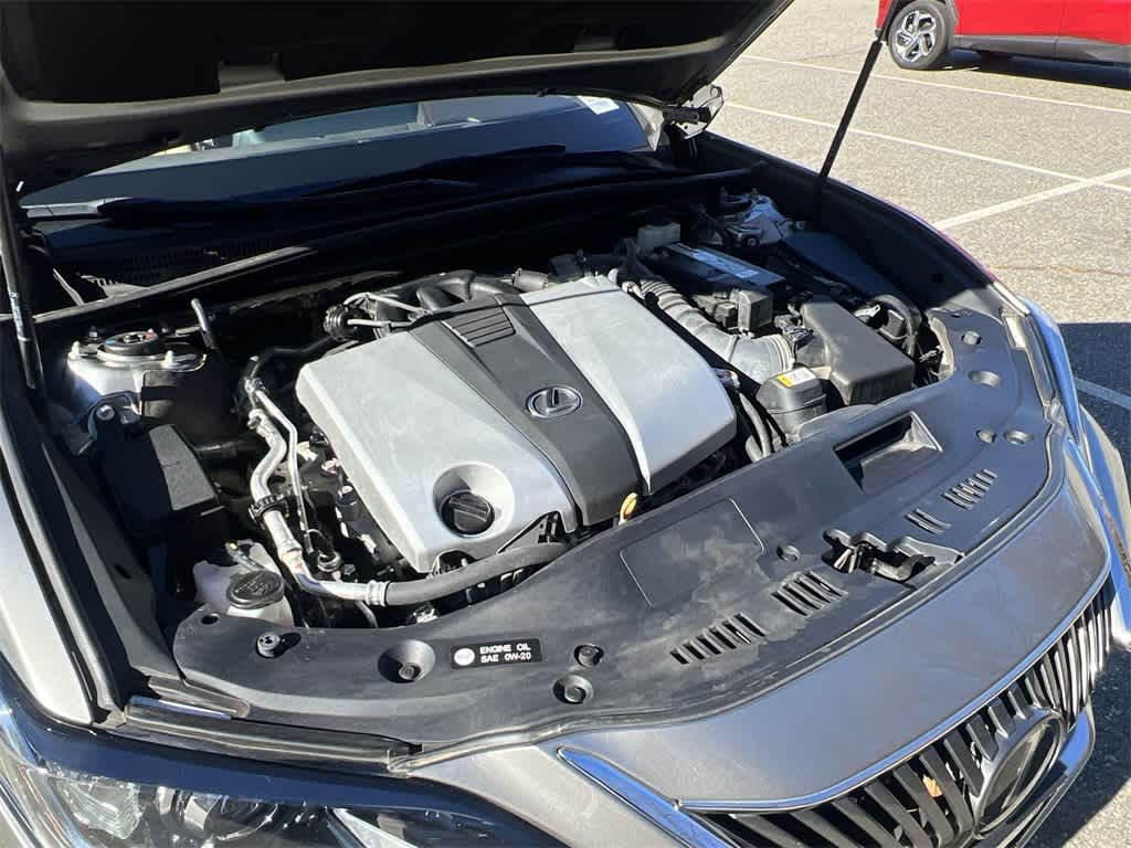 Thumbnail: 2019 Lexus ES - 17