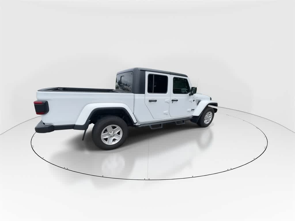 Thumbnail: 2021 Jeep Gladiator - 8
