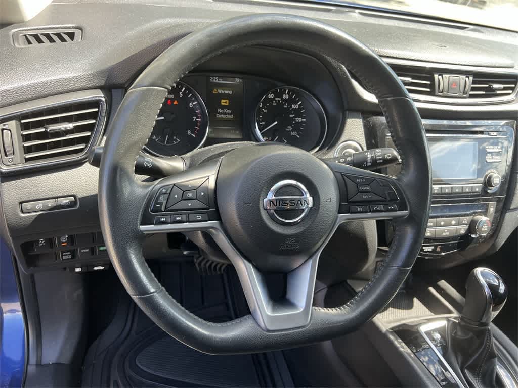 Thumbnail: 2017 Nissan Rogue - 23