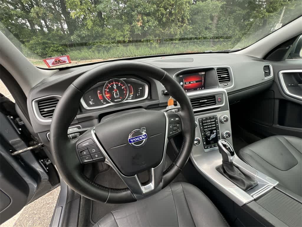 Thumbnail: 2018 Volvo S60 - 18
