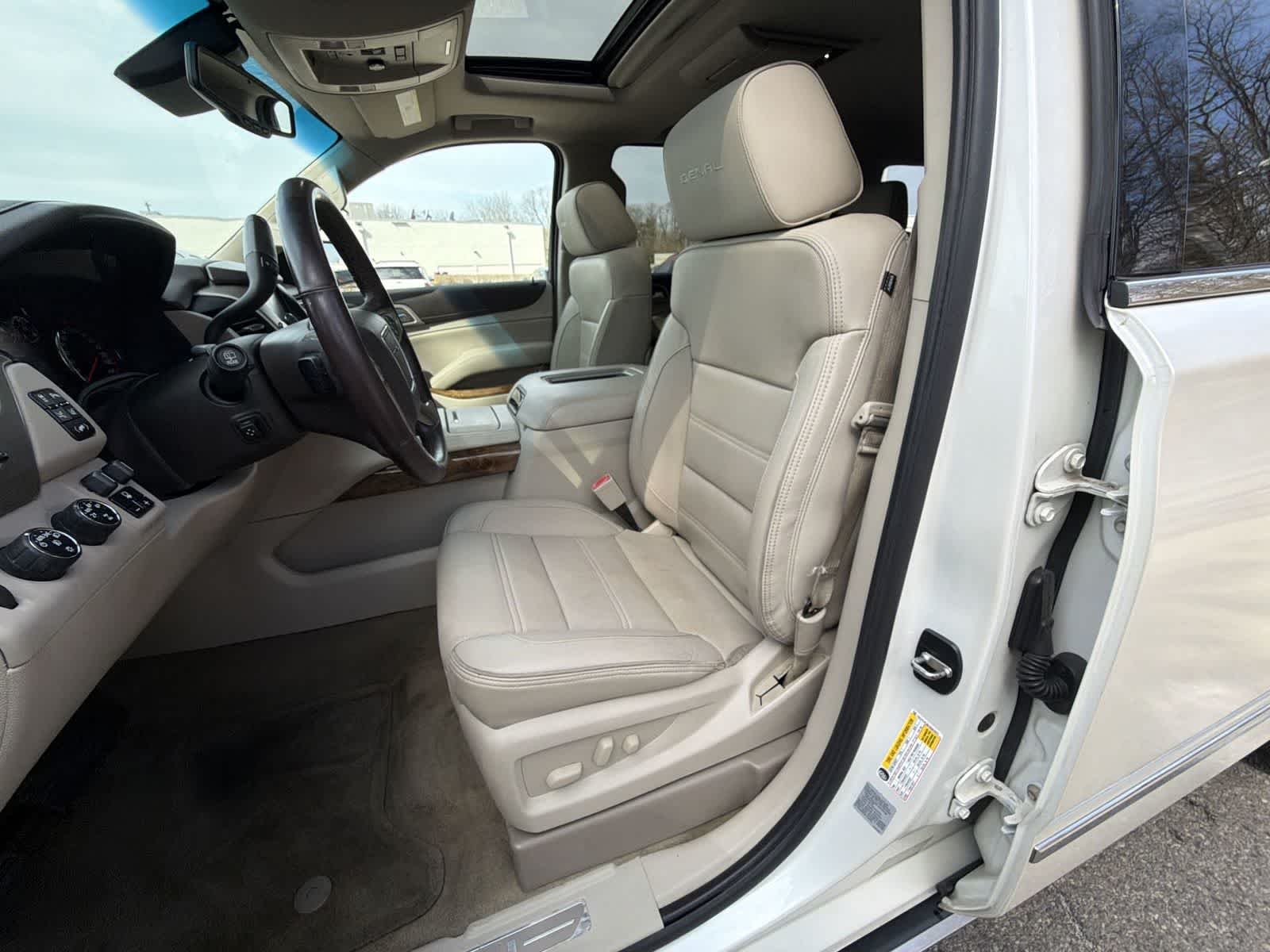 Thumbnail: 2015 GMC Yukon XL - 19