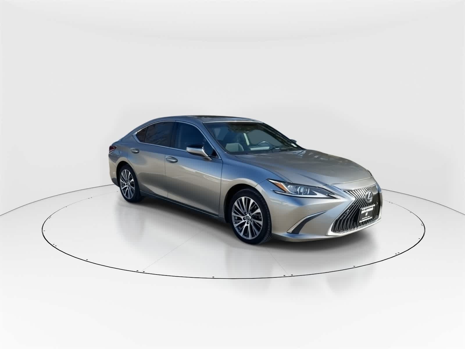 Thumbnail: 2019 Lexus ES - 3