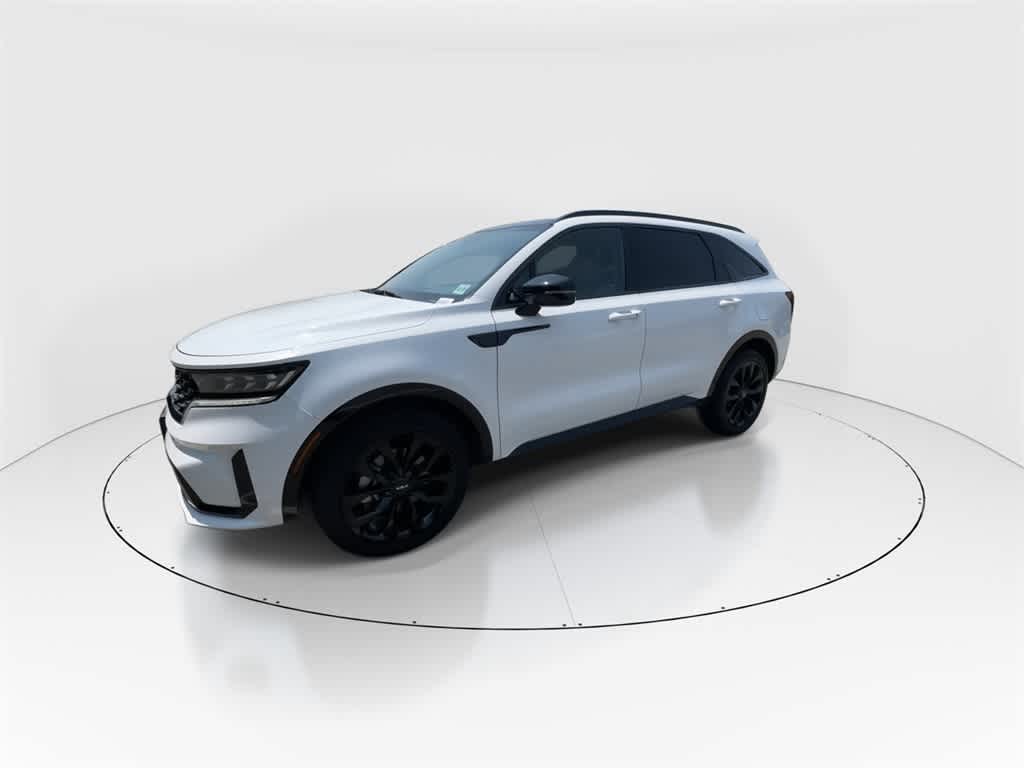 Thumbnail: 2023 Kia Sorento - 4