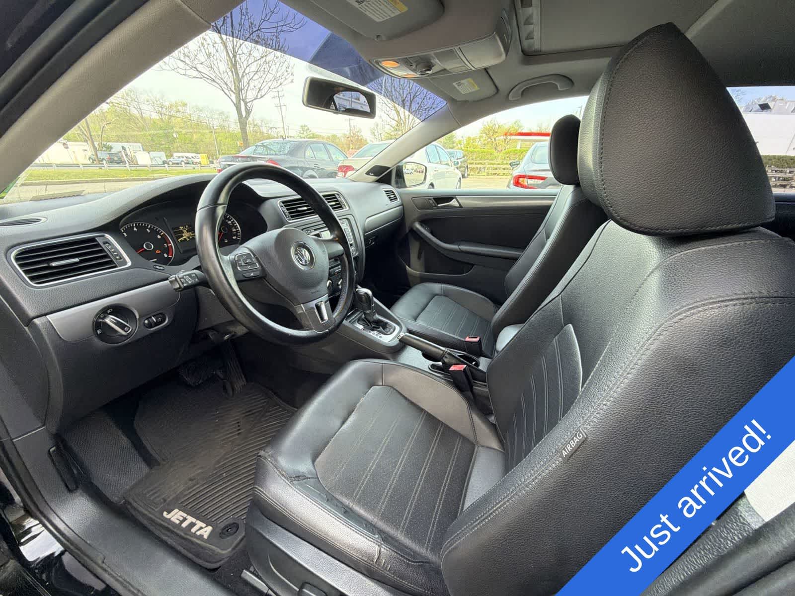 Thumbnail: 2013 Volkswagen Jetta - 10