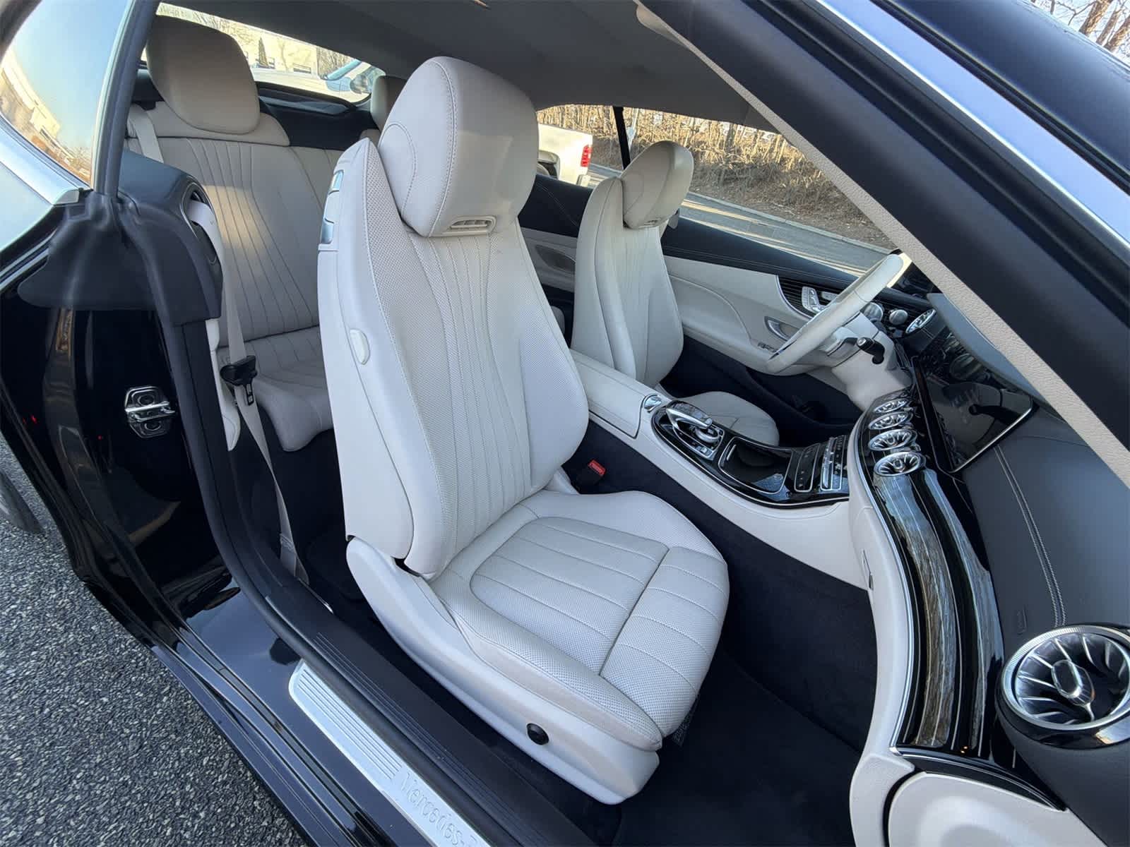 Thumbnail: 2023 Mercedes-Benz E-Class - 22