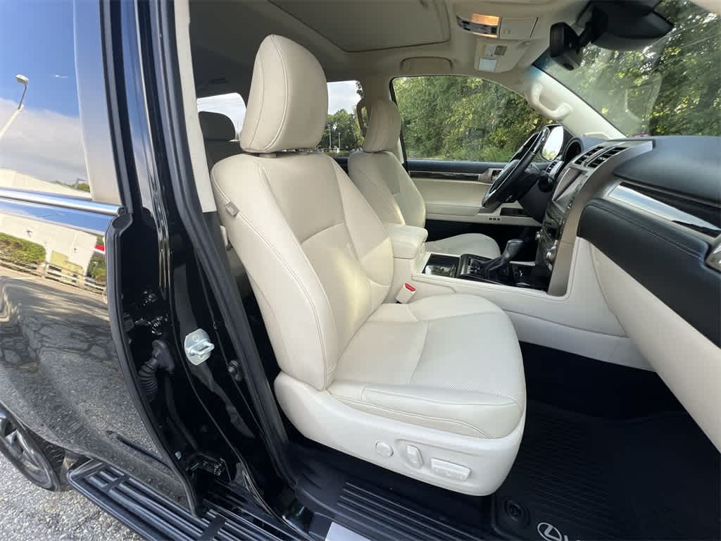 Thumbnail: 2020 Lexus GX - 22