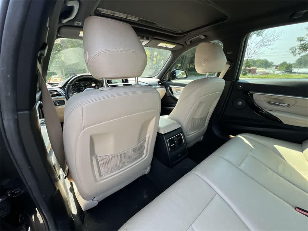 Thumbnail: 2016 BMW 3 Series - 19