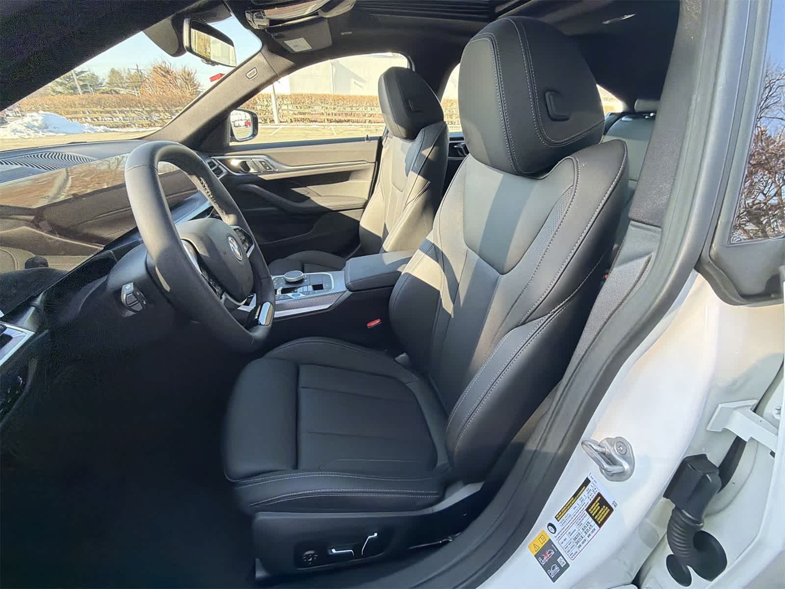 Thumbnail: 2025 BMW i4 - 19