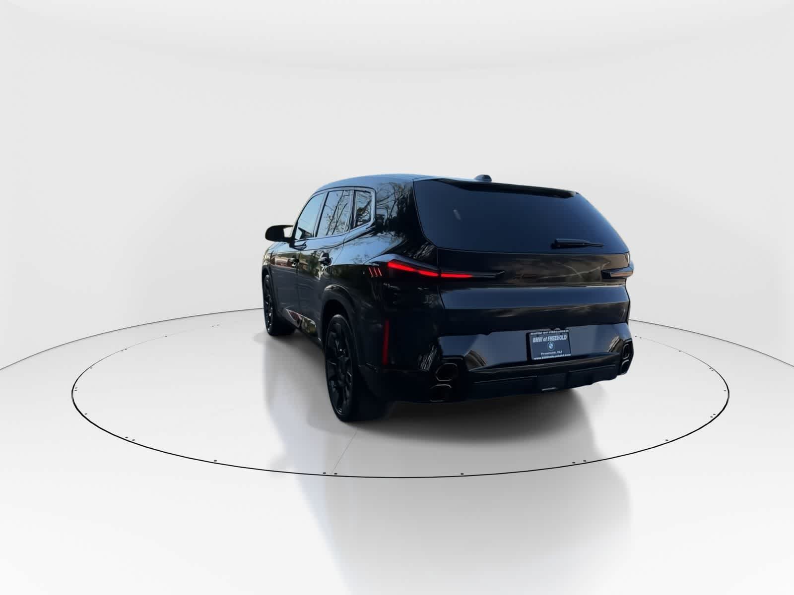 Thumbnail: 2026 BMW XM - 6