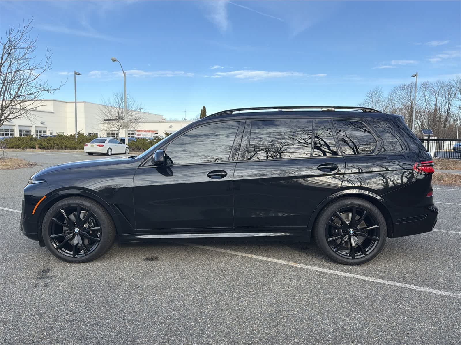 Thumbnail: 2024 BMW X7 - 11