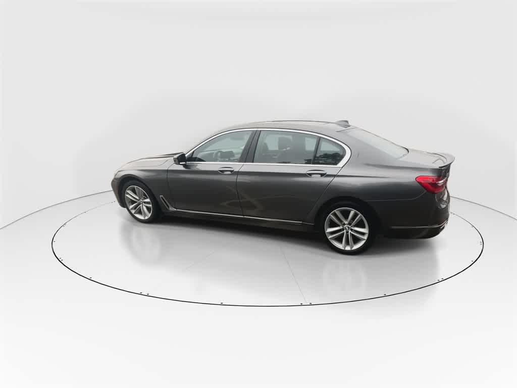 Thumbnail: 2017 BMW 7 Series - 7