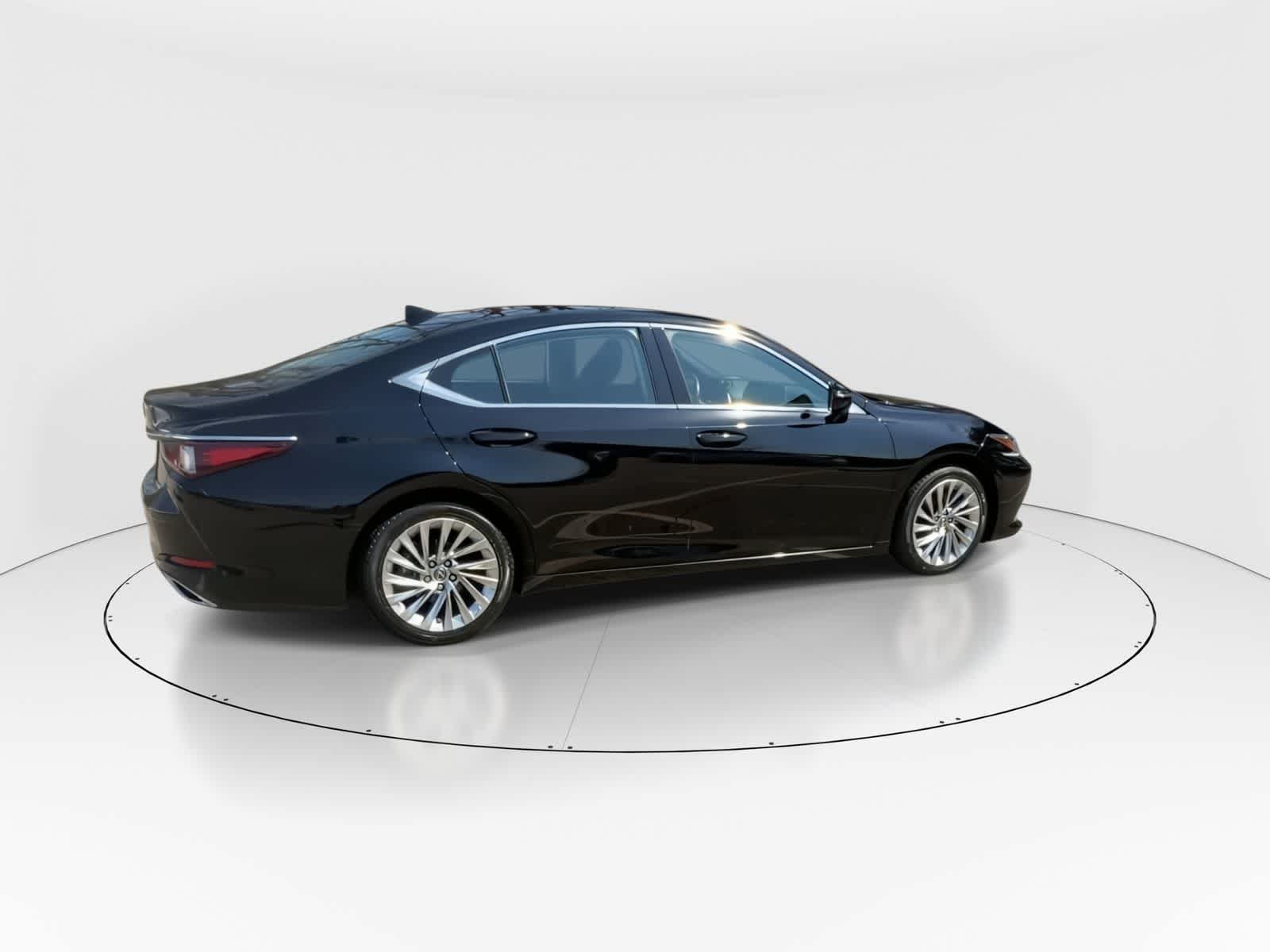 Thumbnail: 2020 Lexus ES - 8