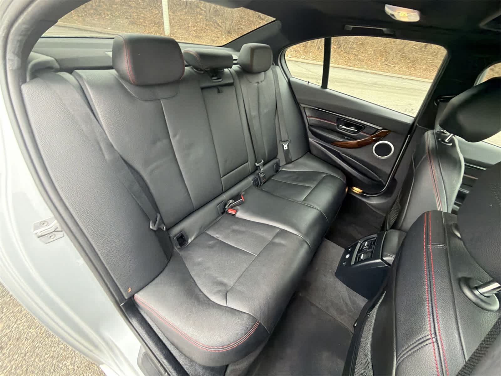 Thumbnail: 2015 BMW 3 Series - 21