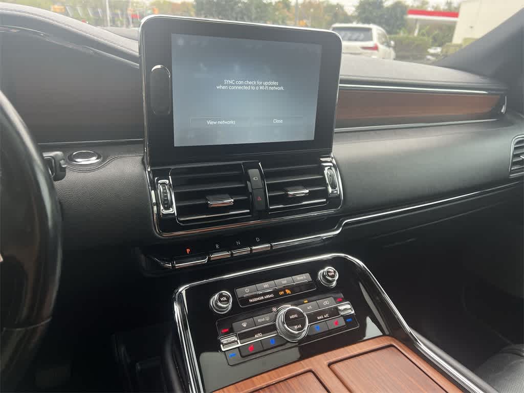Thumbnail: 2019 Lincoln Navigator - 24