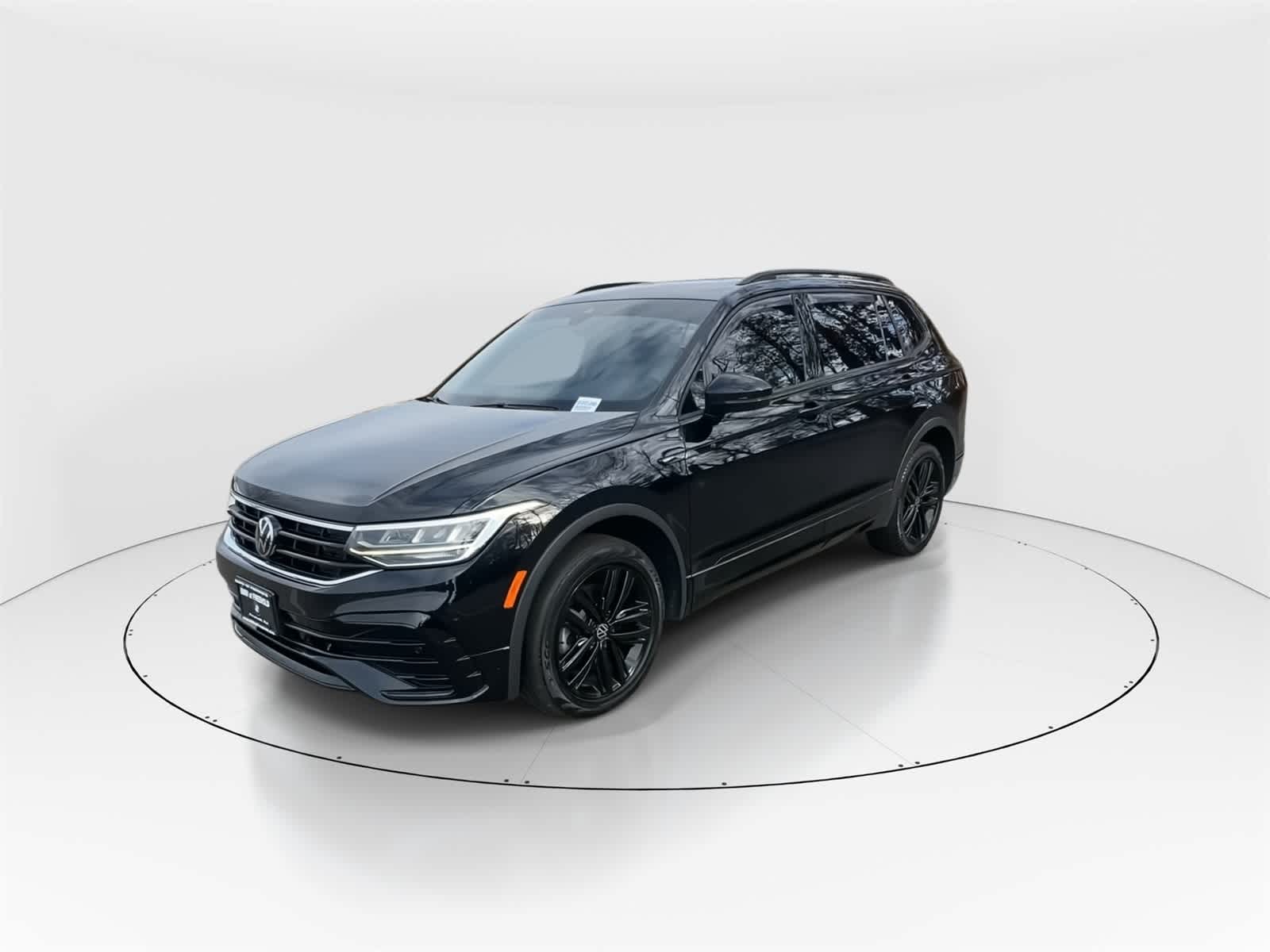 Thumbnail: 2022 Volkswagen Tiguan - 5