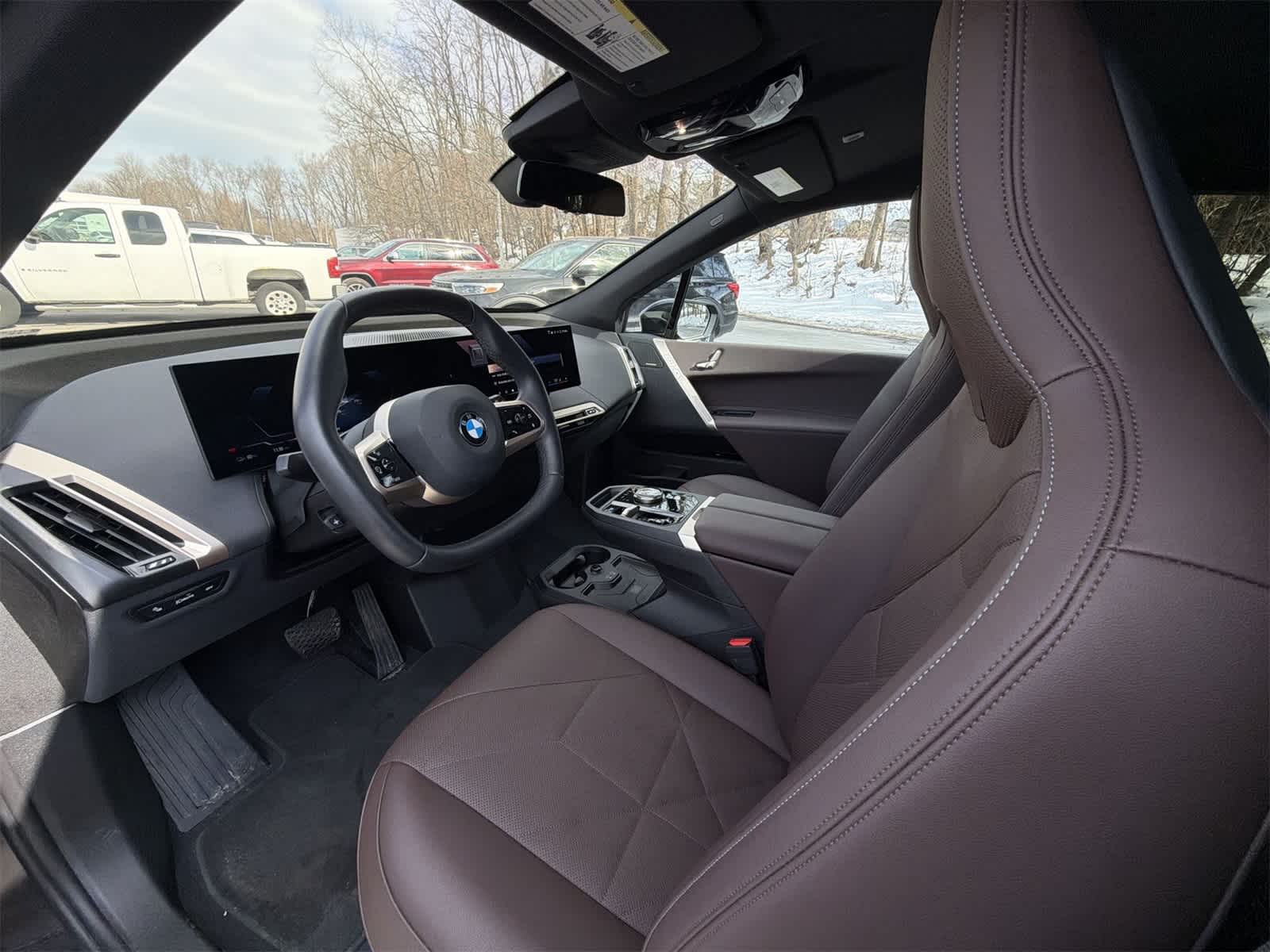 Thumbnail: 2026 BMW iX - 10