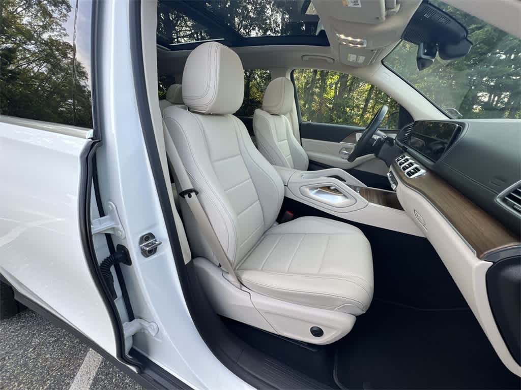 Thumbnail: 2025 Mercedes-Benz GLS - 22