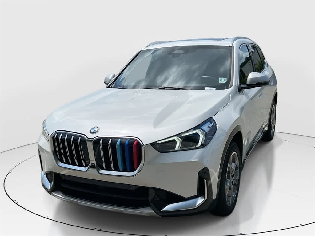 Thumbnail: 2023 BMW X1 - 1