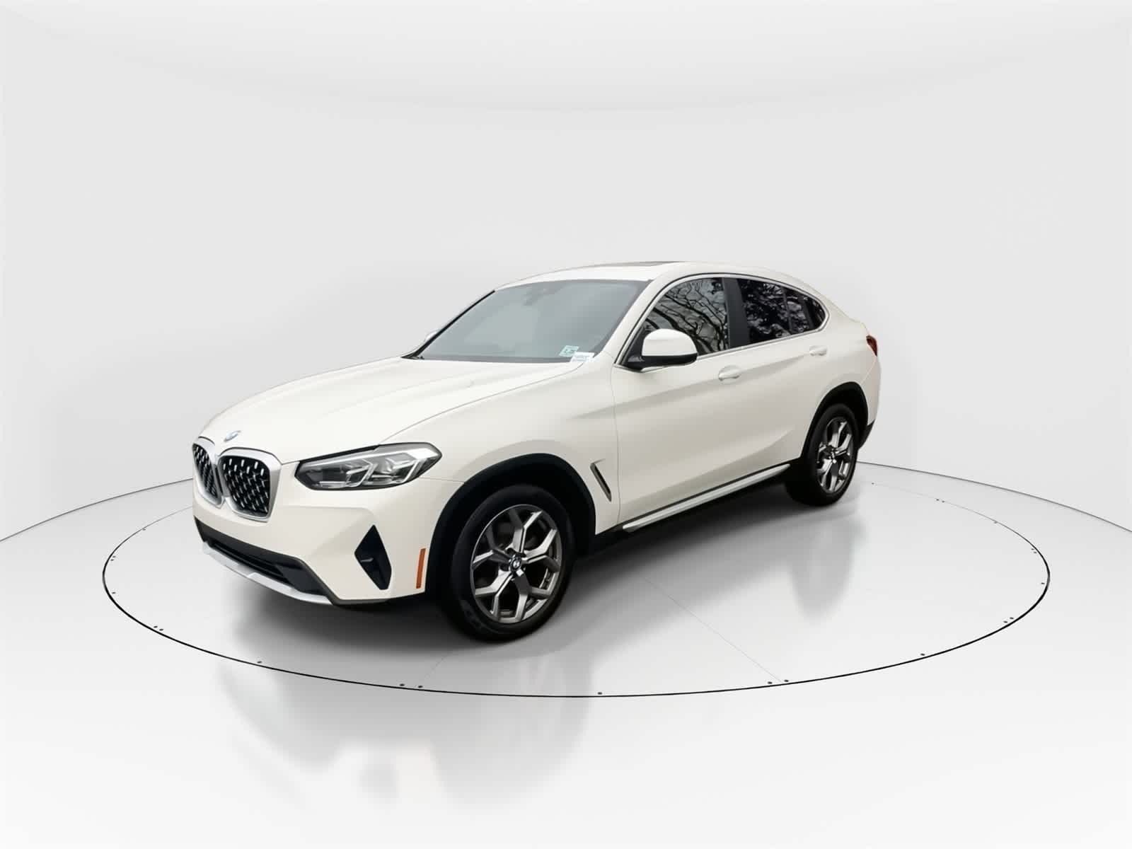 Thumbnail: 2023 BMW X4 - 5