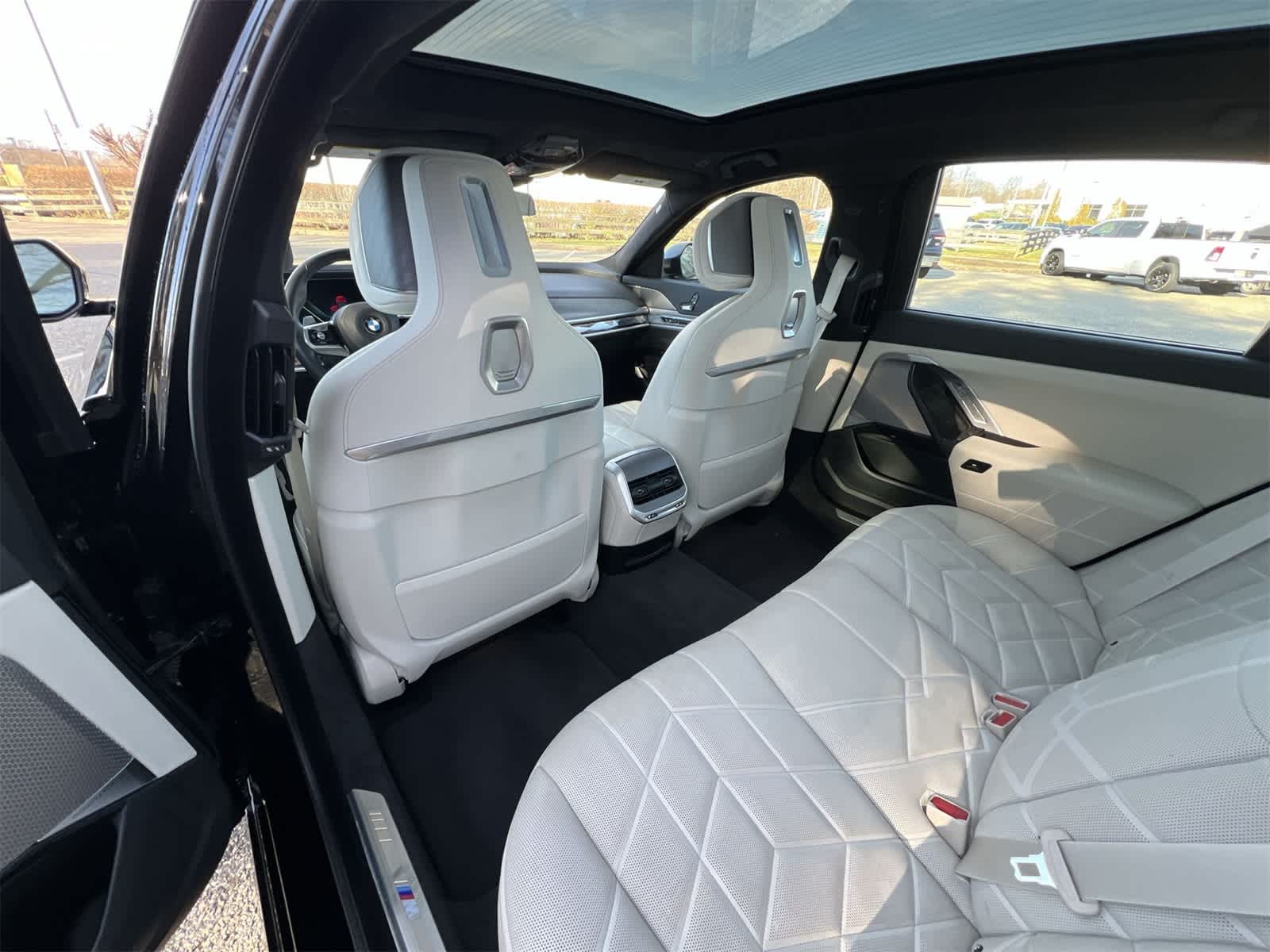 Thumbnail: 2023 BMW 7 Series - 20