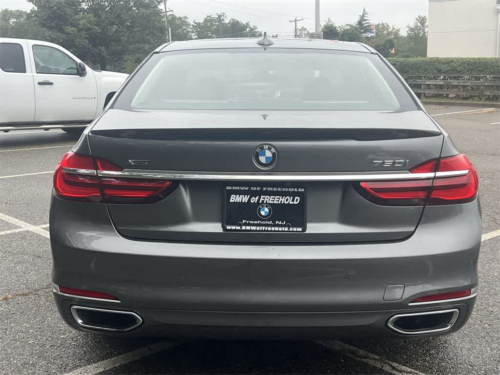 Thumbnail: 2017 BMW 7 Series - 13