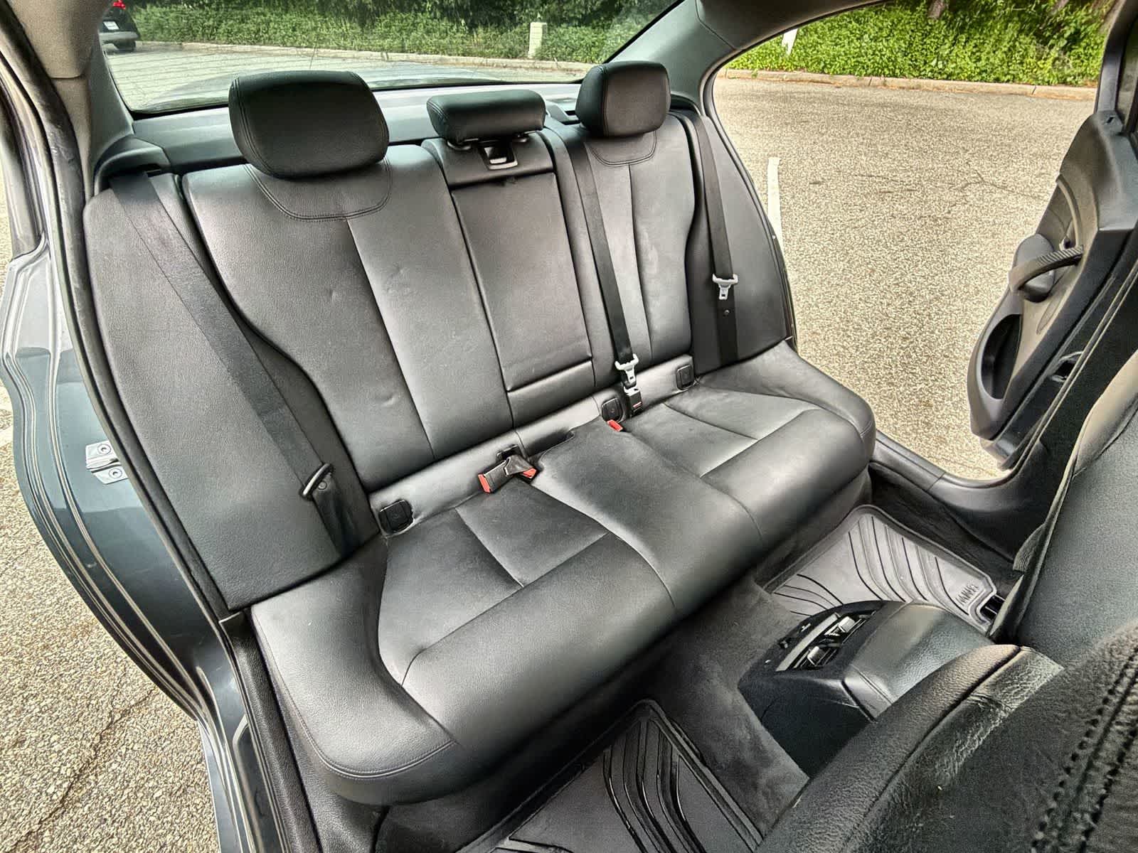 Thumbnail: 2013 BMW 3 Series - 21