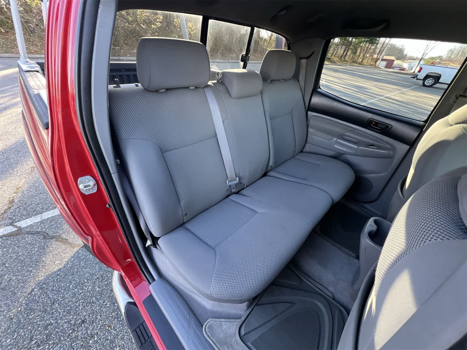 Thumbnail: 2010 Toyota Tacoma - 21