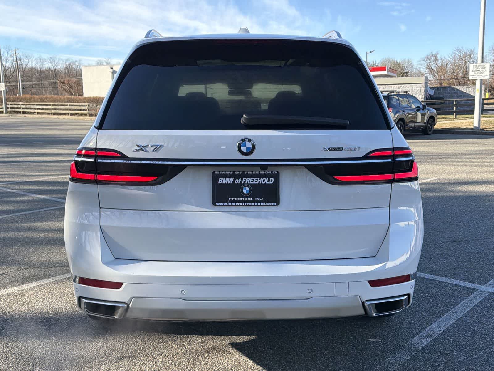 Thumbnail: 2025 BMW X7 - 13