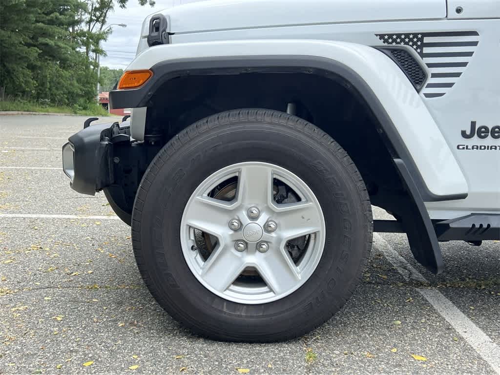 Thumbnail: 2021 Jeep Gladiator - 16